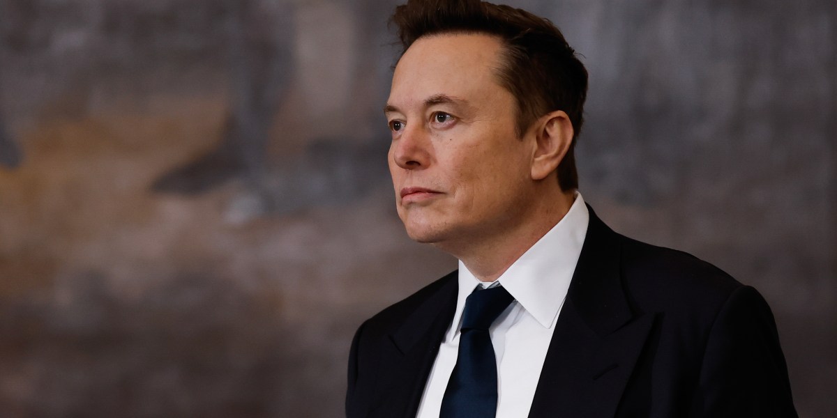 Musk explorează utilizarea blockchain-ului pentru eficiența guvernului SUA.